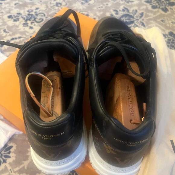 Beautiful Louis Vuitton Racer Sneakers size 8 LV 9US great condition with style. - Picture 11 of 16